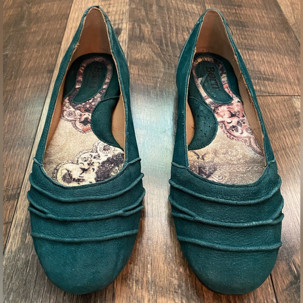 Born ballet flats 7/38 green leather suede ruched toe